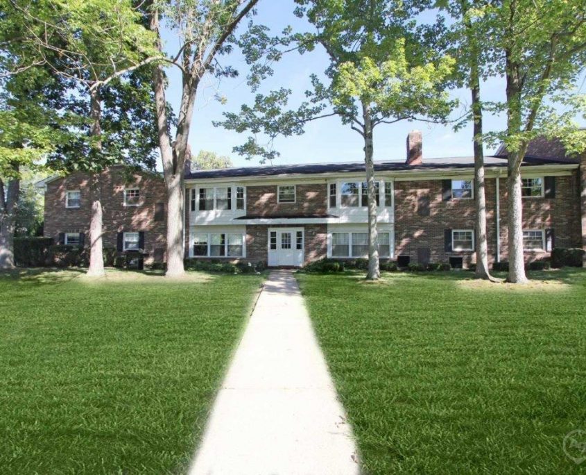 Carriage Hill Apartments Commerce Park Management Inc.